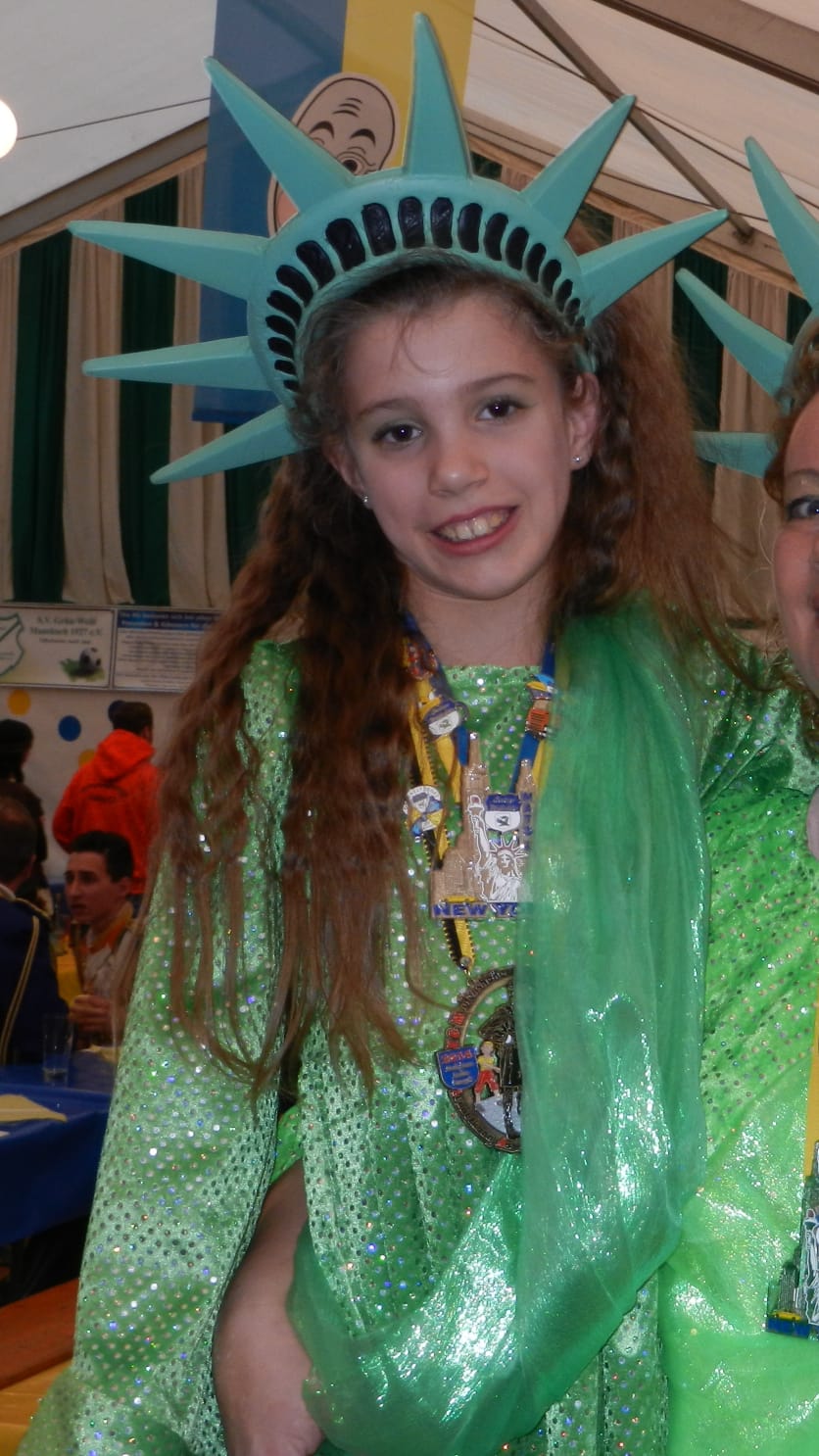 Angelina in der Kindershowtanzgruppe